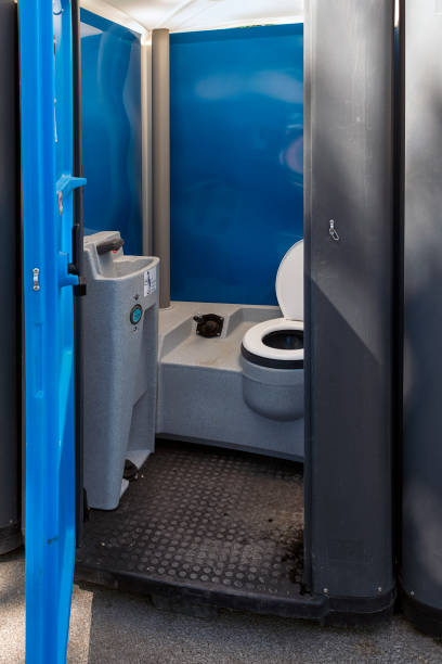 Best Porta potty rental near me  in Oelwein, IA